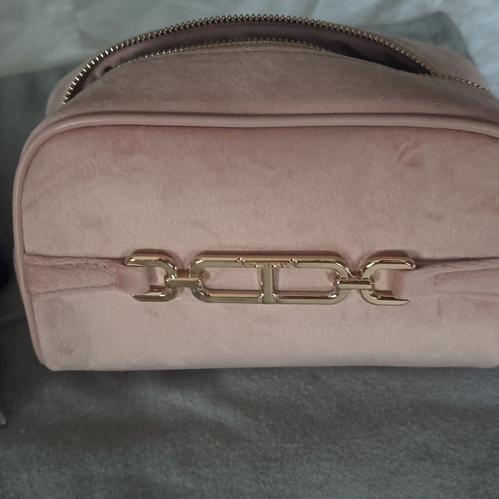 ♡BRAND NEW ♡ Lux Skincare Worth Over $450!! Also Comes With High End Freebies!! - Picture 5 of 8